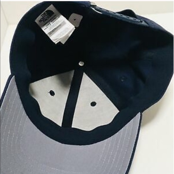 ❤️❤️gorgeous NWT adjustable cap The North Face❤️❤️ - Picture 4 of 4